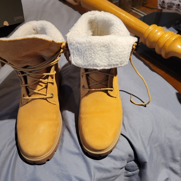 Timberland fur boots - Picture 3 of 8